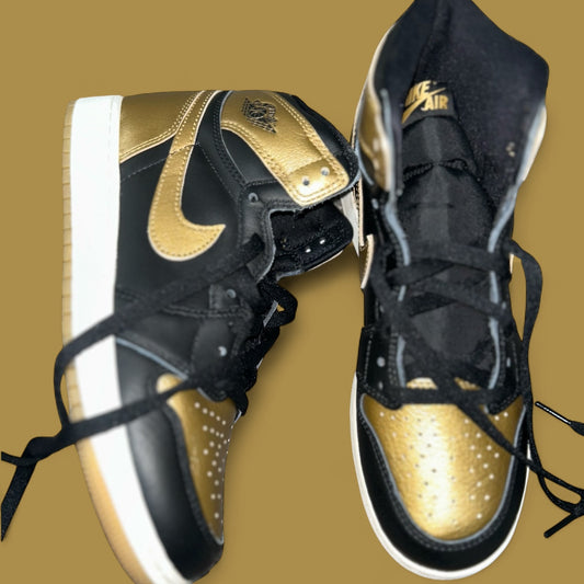 Air Jordan 1 Retro High OG 'Black
Gold'